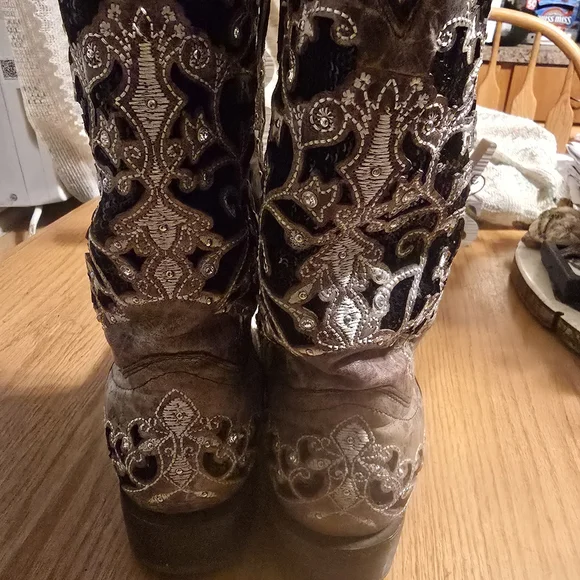 Women's Black and Silver Western Boots - Picture 7 of 11
